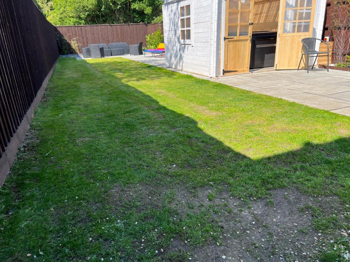 Fantastic Villa Bournemouth - Spa, Parking, Garden Exterior foto